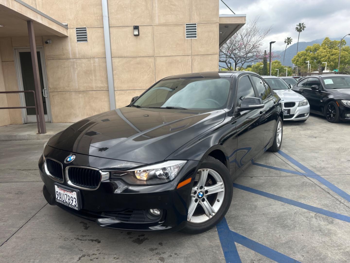 2015 Black Metallic /Black BMW 3-Series 328i SULEV (WBA3C1C58FK) with an 2.0L L4 DOHC 16V engine, 8-Speed Automatic transmission, located at 30 S. Berkeley Avenue, Pasadena, CA, 91107, (626) 248-7567, 34.145447, -118.109398 - Navigation! Leather Seats! Moon-roof! Back up Camera! This 2015 BMW 3-Series 328i SULEV looks and drives well. We can help! We are the bank. All our cars are thoroughly inspected and reconditioned by our technicians. FREE CARFAX report. Stop by or call to speak with our friendly staff. Whether you h - Photo#0